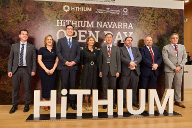 Foto del acto de presentación de la empresa Hithium al ecosistema industrial navarro.