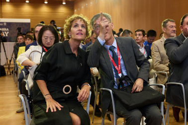 Foto del acto de presentación de la empresa Hithium al ecosistema industrial navarro.
