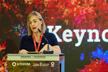 Foto del acto de presentación de la empresa Hithium al ecosistema industrial navarro.