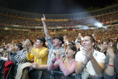 Unas 15.000 personas abarrotaron la plaza de toros