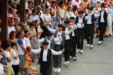 Trapatan y baile de la bandera en el día de San Pedro en las fiestas 2026 de Santesteban