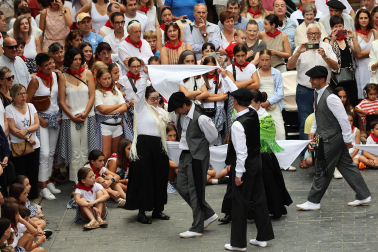 Trapatan y baile de la bandera en el día de San Pedro en las fiestas 2026 de Santesteban