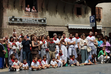Trapatan y baile de la bandera en el día de San Pedro en las fiestas 2026 de Santesteban