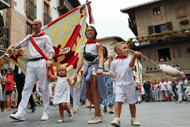 Trapatan y baile de la bandera en el día de San Pedro en las fiestas 2026 de Santesteban