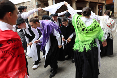 Trapatan y baile de la bandera en el día de San Pedro en las fiestas 2026 de Santesteban