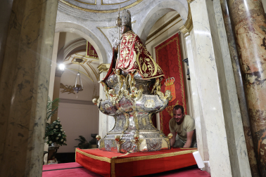A: EDUARDO BUXENS F: 01 JULIO 2026 L: PAMPLONA , SAN LORENZO T: SUPERVISIÓN Y AJUSTE DEL SISTEMA DE MOVILIDAD DE LA PLATAFORMA DE LA IMAGEN DE SAN FERMÍN PARA LA PROCESIÓN DEL DÍA 7