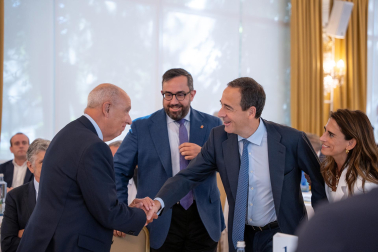 Fotos del desayuno de trabajo con Gonzalo Gortázar (CEO de CaixaBank)