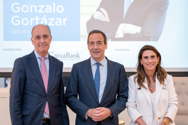 Fotos del desayuno de trabajo con Gonzalo Gortázar (CEO de CaixaBank)