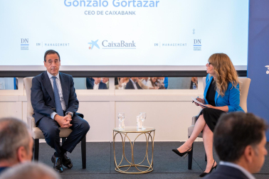Fotos del desayuno de trabajo con Gonzalo Gortázar (CEO de CaixaBank)