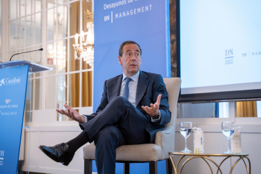 Fotos del desayuno de trabajo con Gonzalo Gortázar (CEO de CaixaBank)
