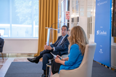 Fotos del desayuno de trabajo con Gonzalo Gortázar (CEO de CaixaBank)