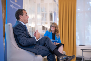 Fotos del desayuno de trabajo con Gonzalo Gortázar (CEO de CaixaBank)