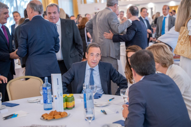 Fotos del desayuno de trabajo con Gonzalo Gortázar (CEO de CaixaBank)