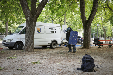 Fotos de la demostración del equipo Tedax-NRBQ de la Policía Nacional de Navarra, preparado para los Sanfermines