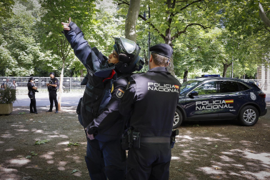 Fotos de la demostración del equipo Tedax-NRBQ de la Policía Nacional de Navarra, preparado para los Sanfermines