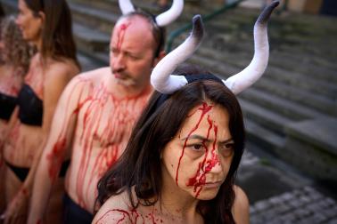 Concentración antitaurina de PETA Y AnimaNaturalis.