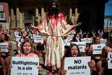Concentración antitaurina de PETA Y AnimaNaturalis.