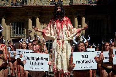 Concentración antitaurina de PETA Y AnimaNaturalis.