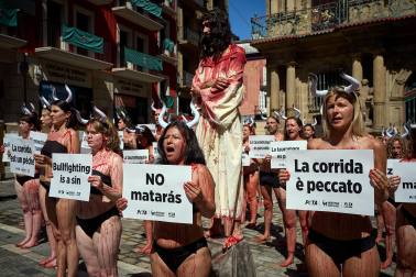 Concentración antitaurina de PETA Y AnimaNaturalis.
