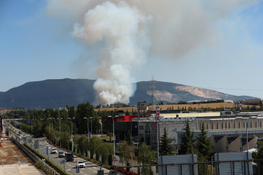 Foto del incendio de grandes dimensiones en Imárcoain.