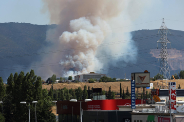 Foto del incendio de grandes dimensiones en Imárcoain.