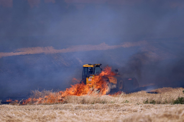 Fotos del incendio de grandes dimensiones en Imárcoain