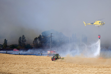 Fotos del incendio de grandes dimensiones en Imárcoain