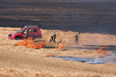 Fotos del incendio de grandes dimensiones en Imárcoain