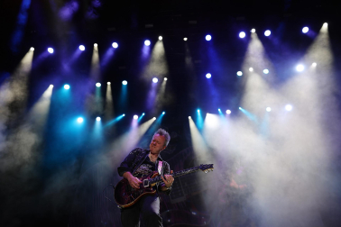 Fotos del concierto de la banda de rock británica Deep Purple en el Navarra Arena