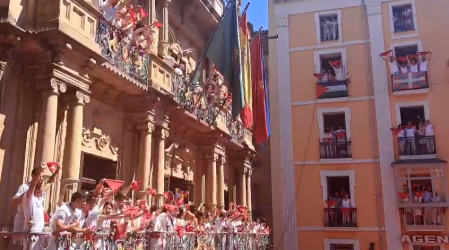 Vídeo del momento del lanzamiento del chupinazo de San Fermín 2026