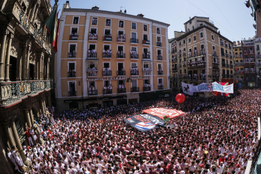 Chupinazo en la plaza del Ayuntamiento