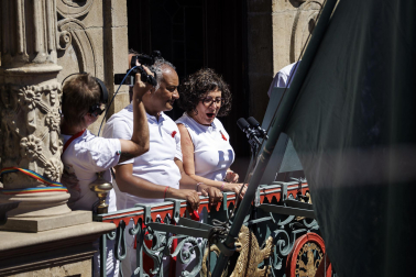 Chupinazo en la plaza del Ayuntamiento