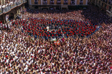 Chupinazo en la plaza del Ayuntamiento