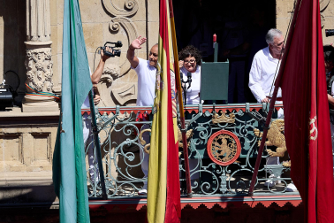 Chupinazo en la plaza del Ayuntamiento