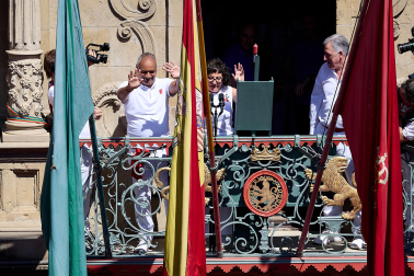Chupinazo en la plaza del Ayuntamiento