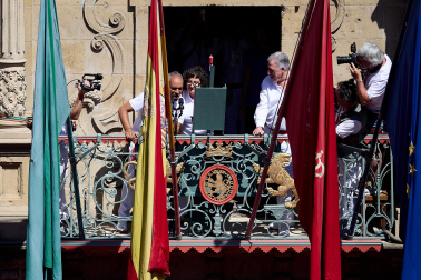 Chupinazo en la plaza del Ayuntamiento