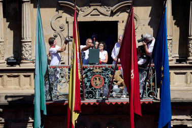 Chupinazo en la plaza del Ayuntamiento
