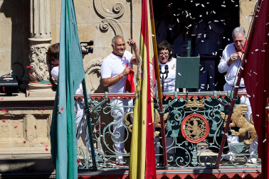 Chupinazo en la plaza del Ayuntamiento