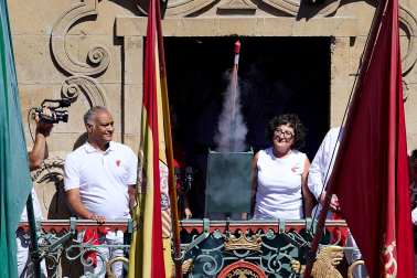 Chupinazo en la plaza del Ayuntamiento