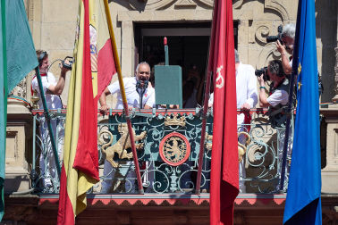 Chupinazo en la plaza del Ayuntamiento