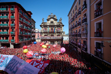 Chupinazo en la plaza del Ayuntamiento