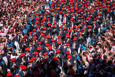 Chupinazo en la plaza del Ayuntamiento