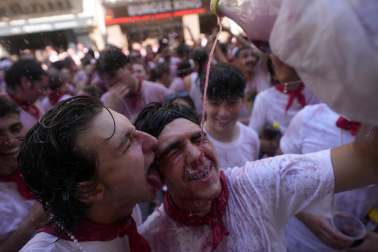Chupinazo en la plaza del Ayuntamiento