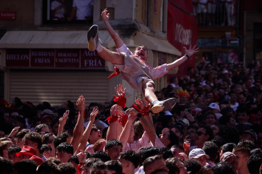 Foto del lanzamiento del chupinazo de San Fermín 2026 en Pamplona.