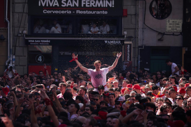 Foto del lanzamiento del chupinazo de San Fermín 2026 en Pamplona.