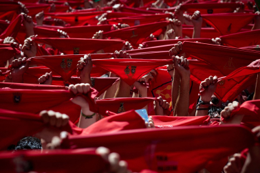 Foto del lanzamiento del chupinazo de San Fermín 2026 en Pamplona.