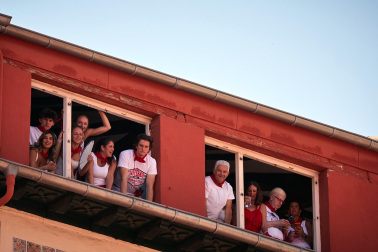 Foto del lanzamiento del chupinazo de San Fermín 2026 en Pamplona.