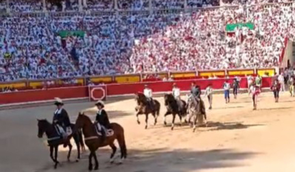 Paseíllo de la corrida de rejones de la Feria del Toro 2026