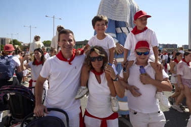 Fotos de la salida de la Comparsa de Gigantes y Cabezudos este 6 de julio de San Fermín 2026