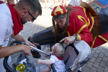 Fotos de la salida de la Comparsa de Gigantes y Cabezudos este 6 de julio de San Fermín 2026